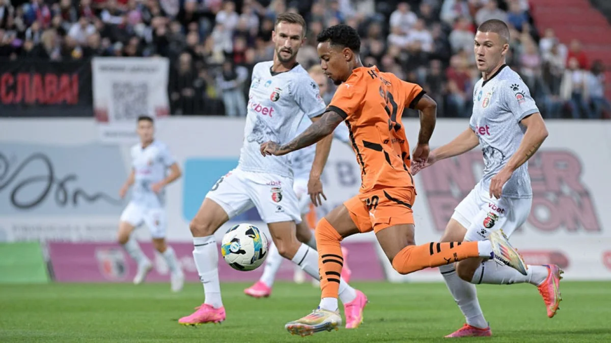 Фото к новости: Шахтер не без проблем разгромил Верес – Кевин и Судаков сделали результат, экс-игрок Динамо едва не наказал Ризныка