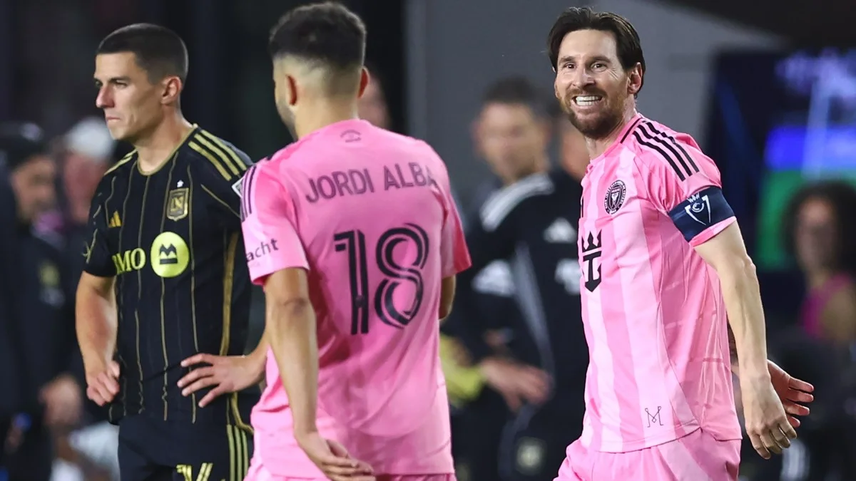 Жорди Альба и Лионель Месси / Getty Images