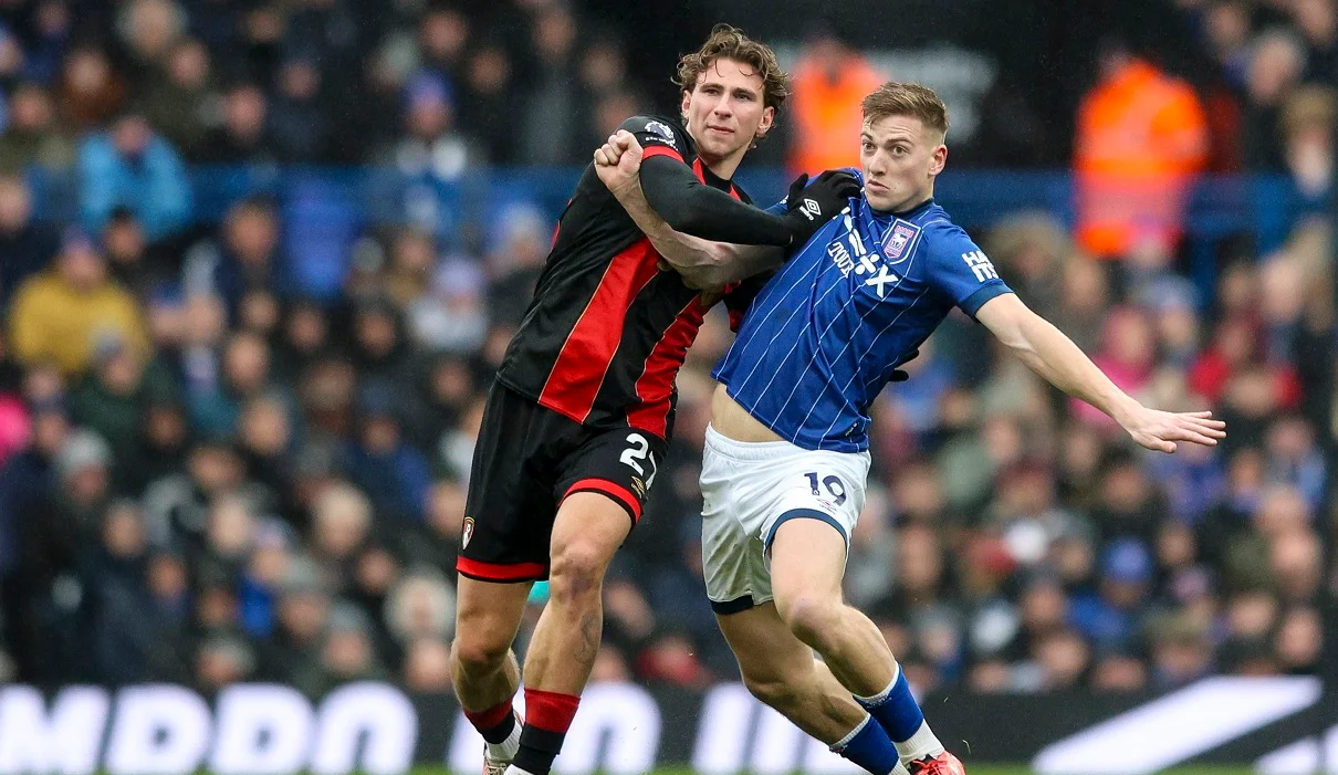 Ілля Забарний / Photo by Robin Jones - AFC Bournemouth/AFC Bournemouth via Getty Images