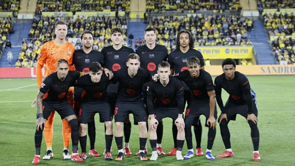 Войцех Щенсни з командою / фото: офіційний сайт Ла Ліги