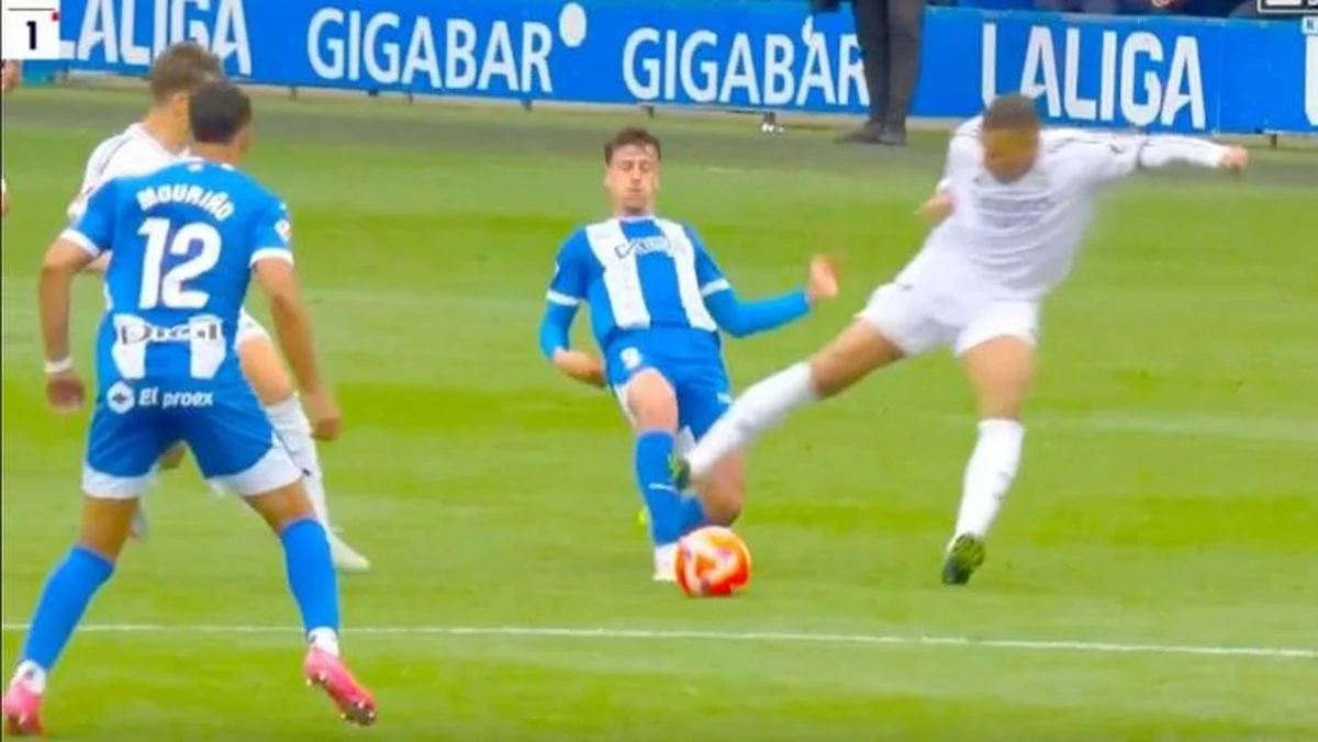 Фол Мбаппе против Бланко / скриншот