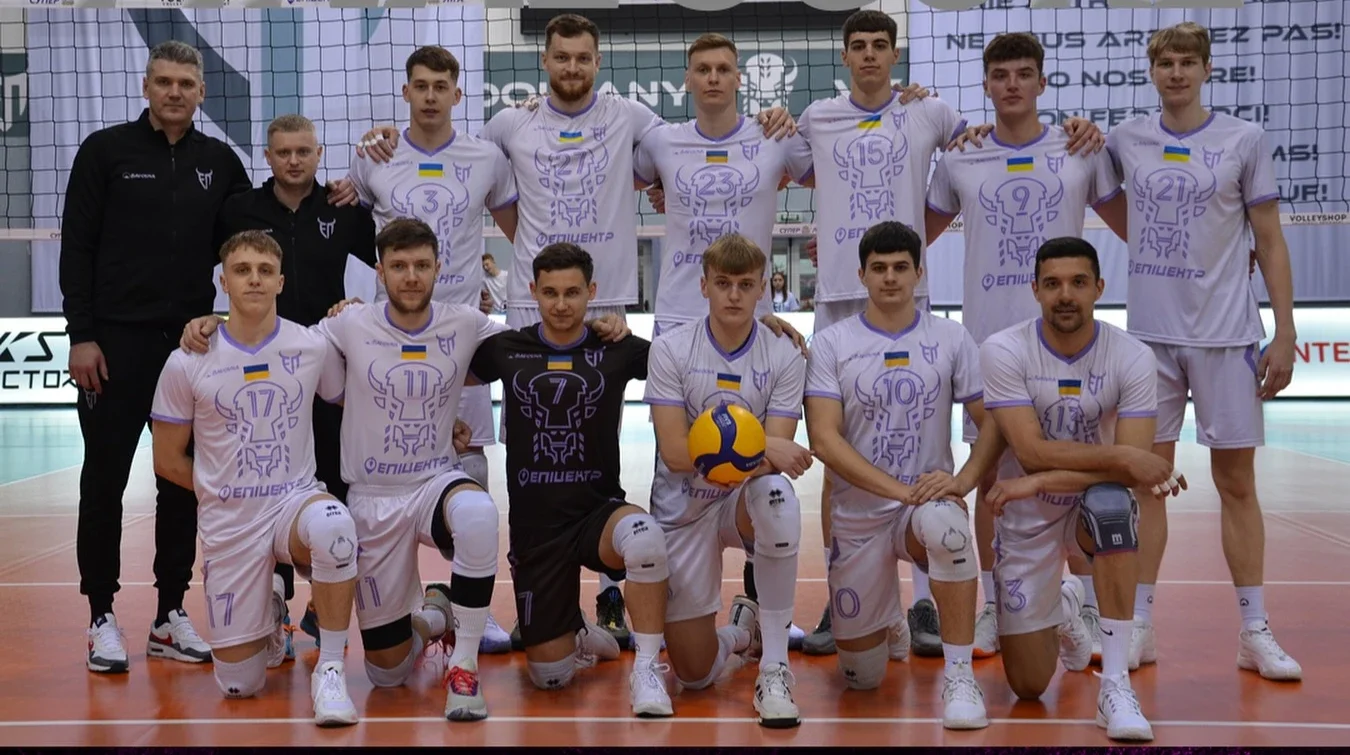 Эпицентр-сборная Украины U-20 / фото: ВК Эпицентр-Подоляне