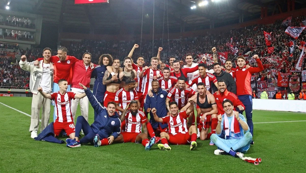 Олімпіакос святкує чемпіонство / фото: Олімпіакос