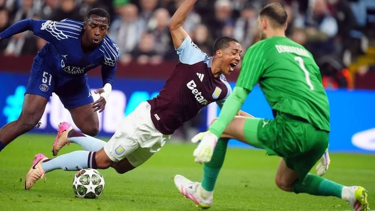 Астон Вілла – ПСЖ – 3:2 / Pro Shots