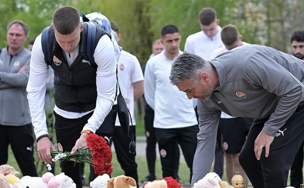 Шахтер чтит память / фото: ФК Шахтер