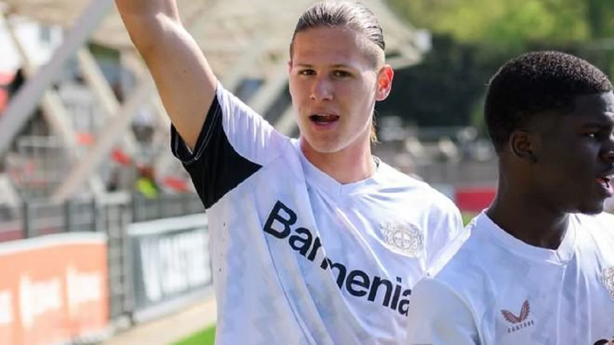 Артем Степанов / ФК Байер