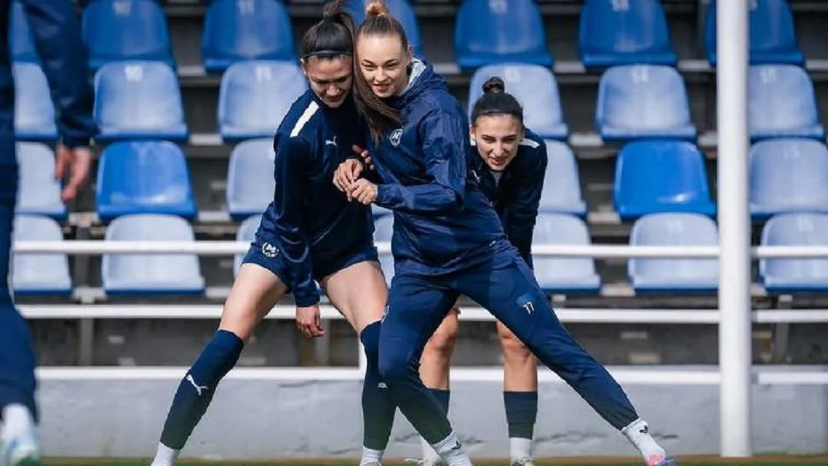 Дарья Билодид (в центре) / ФК Металлист 1925