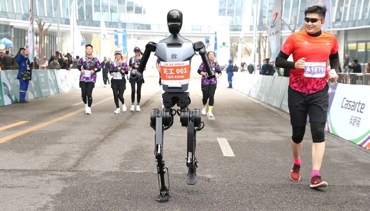 Полумарафон с роботами / Фото из соцсетей