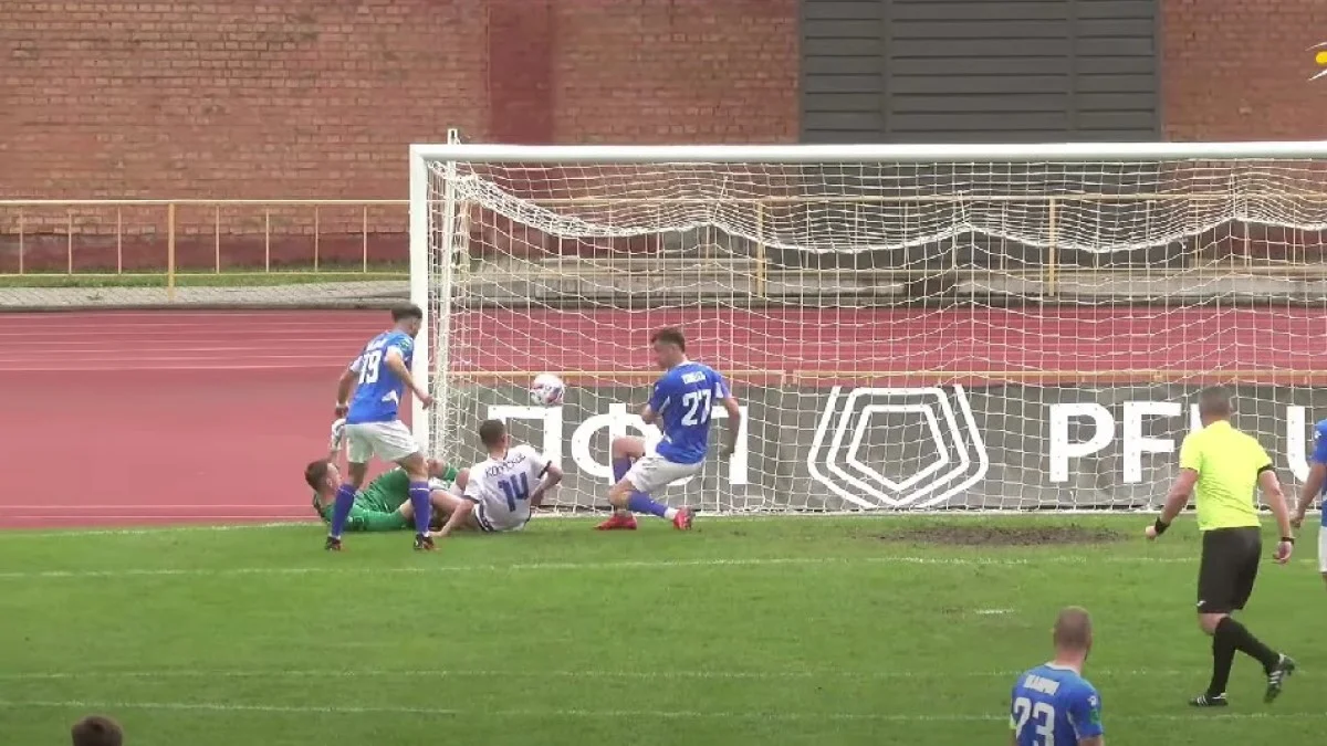 Подолье – Кремень – 1:1 – эпизод с голом рукой Колоскова / скриншот