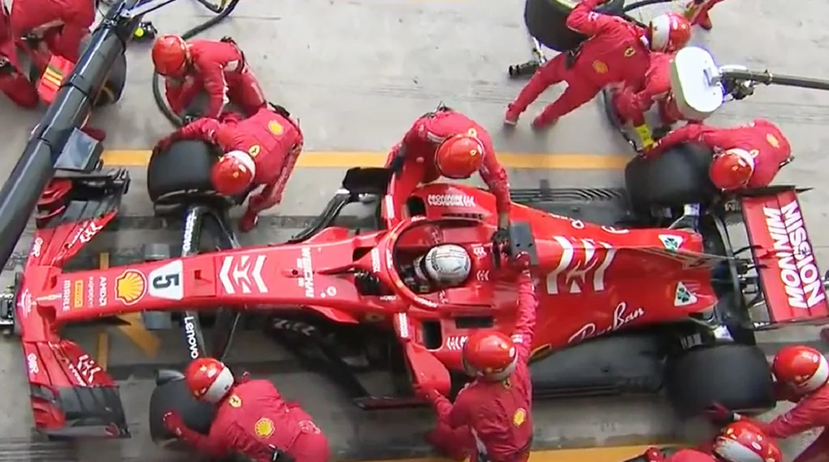 Пит-стоп Феррари / Стоп-кадр из видео