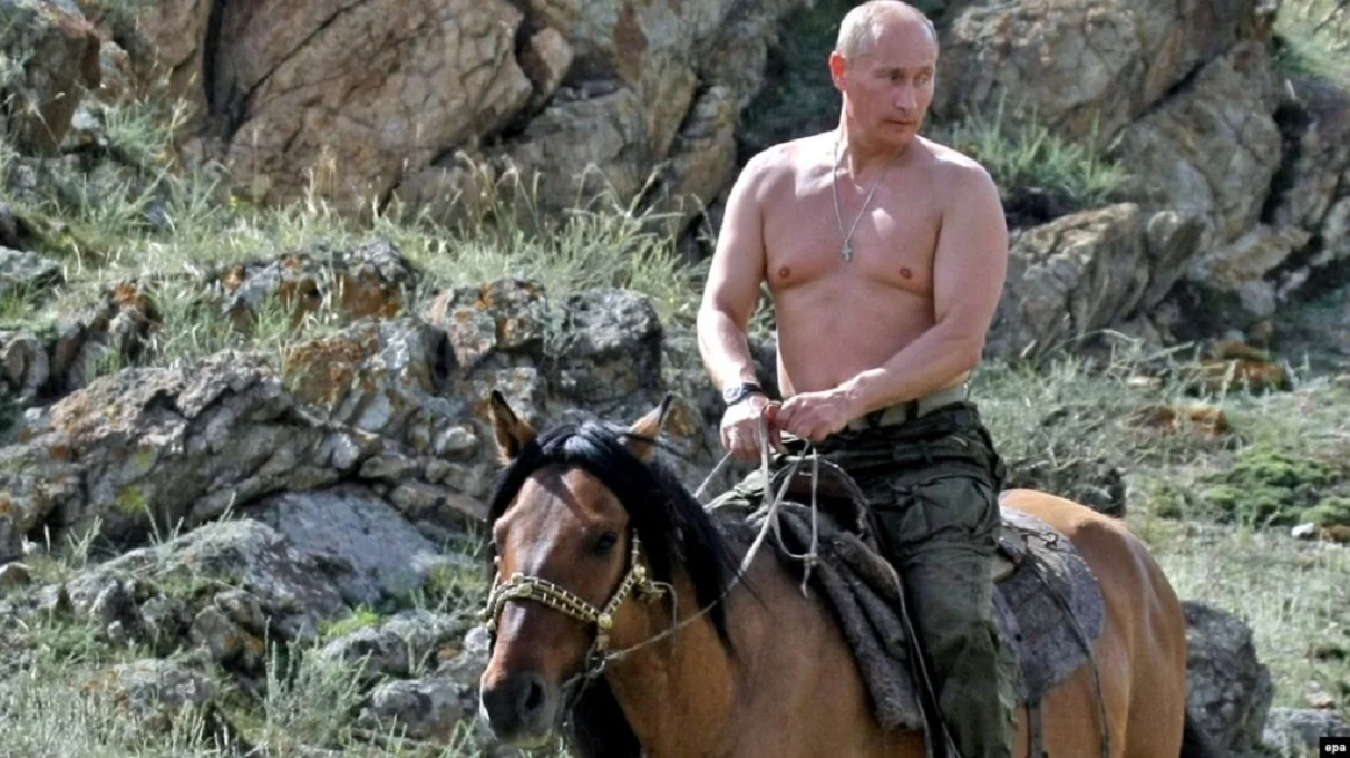 Більшості росіян світить лише такий чемпіонат з бодібілдингу / Фото російських ЗМІ