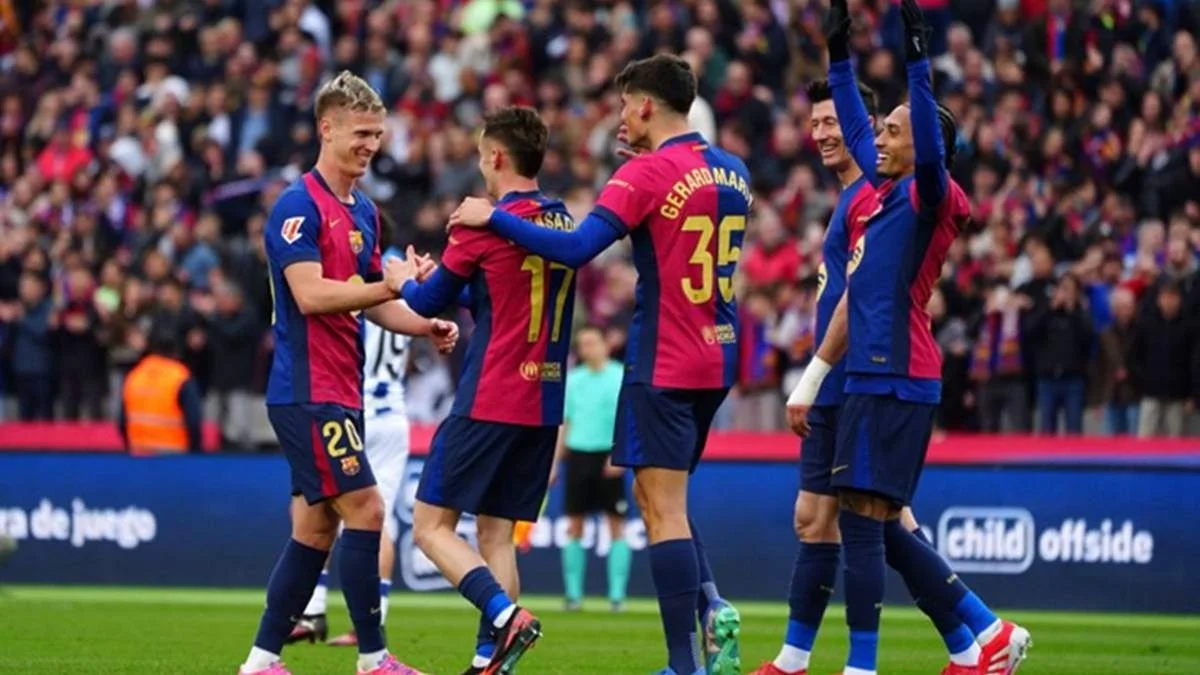 Рафінья з партнерами по "кулес" / фото: офіційний сайт Ла Ліги