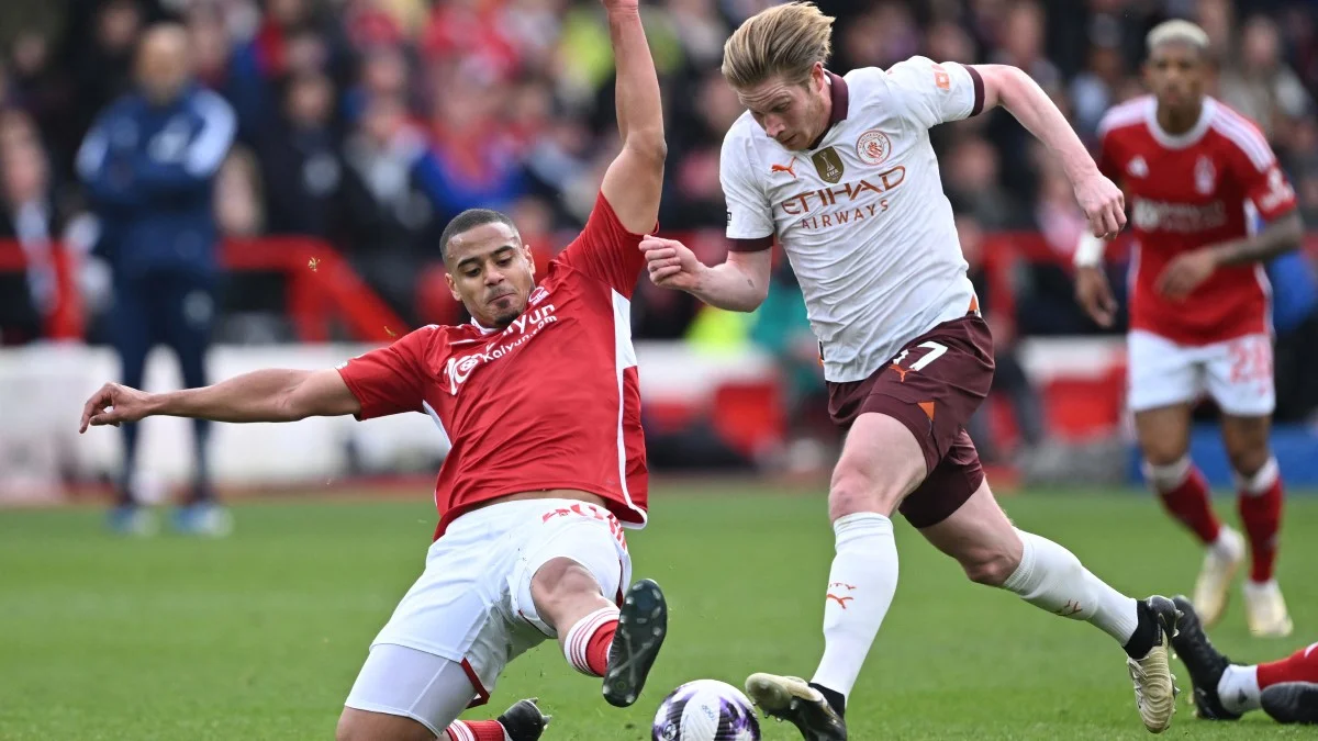 Мурильо против де Брюйне / Getty Images