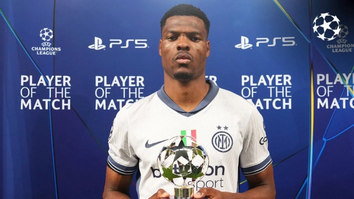 Дензел Дюмфрис / фото: УЕФА