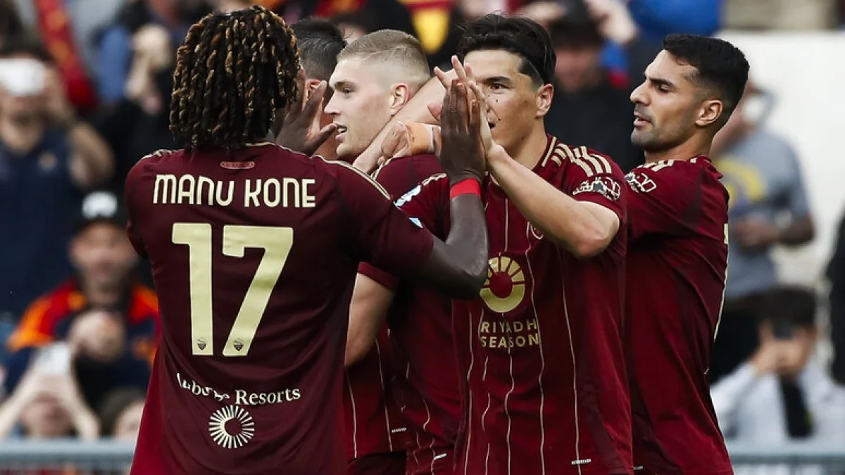 Фото к новости: Рома благодаря голу Довбика ворвалась в зону Лиги чемпионов – лишь трое лучше украинца