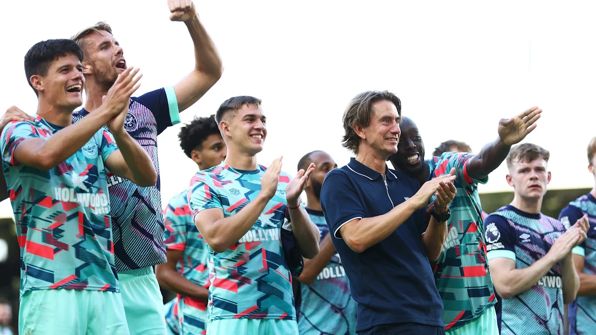 Томас Франк з гравцями Брентфорда / Photo by Bryn Lennon/Getty Images