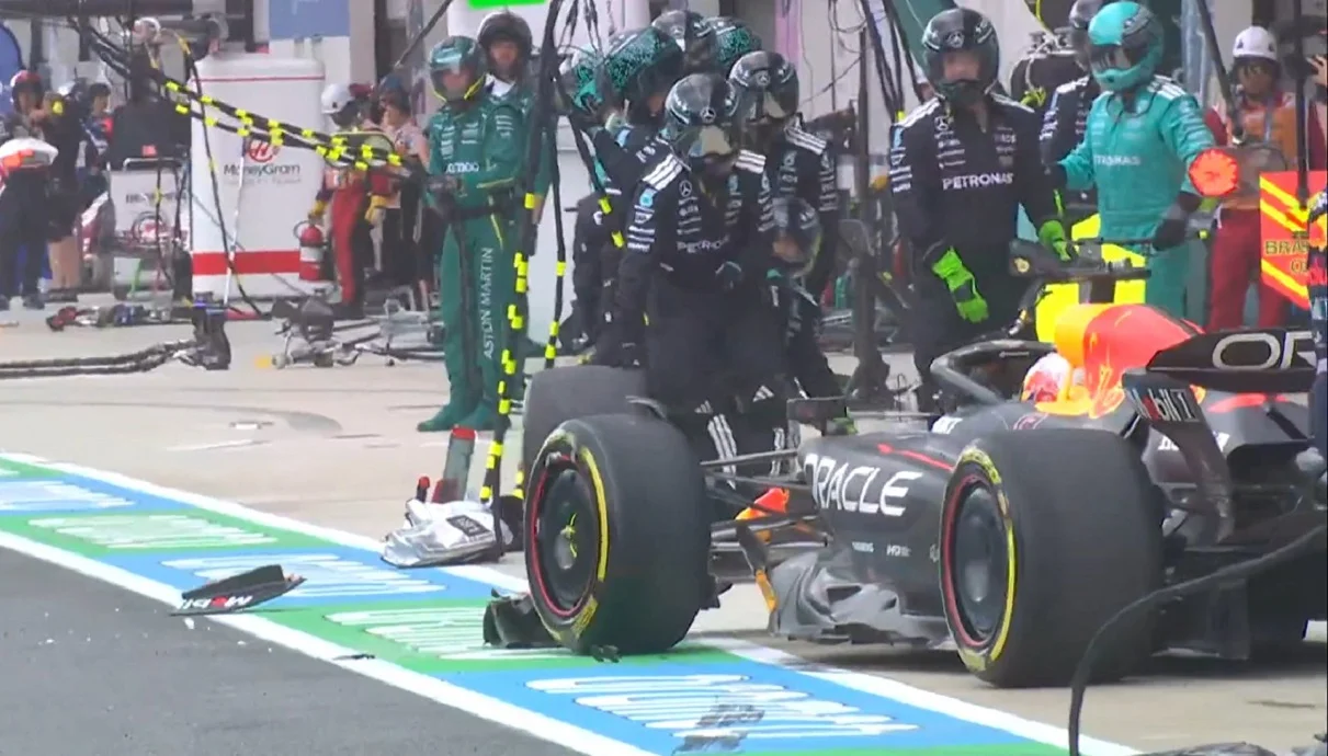 Ферстаппен після контакту з Антонеллі / Скрін