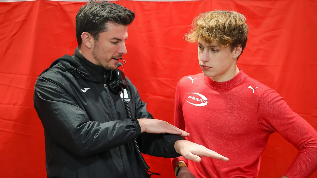 Александр Бондарев (справа) / фото из соцсетей