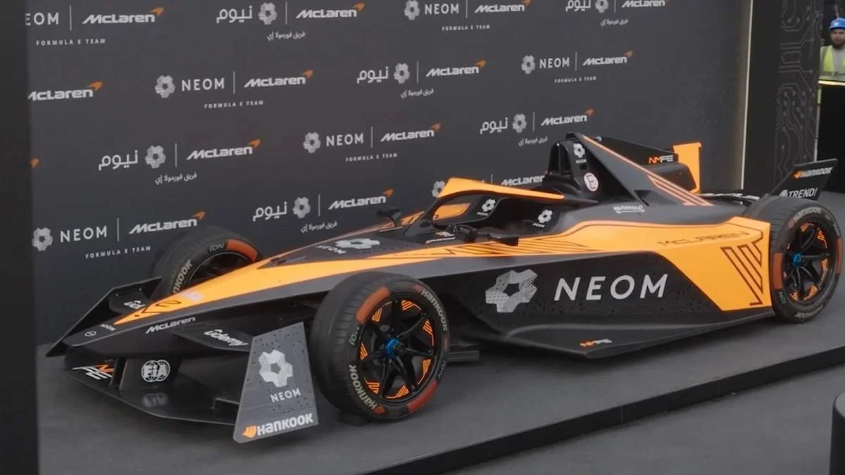 Макларен у Формулі Е / Скрін