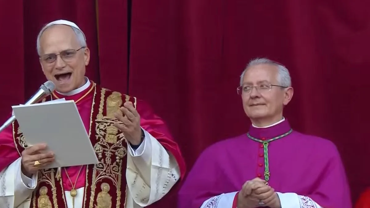 Папа Римський Лев XIV (зліва) / скріншот