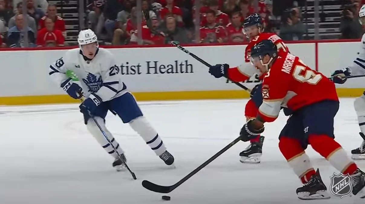 Бред Маршан (з шайбою) / скріншот