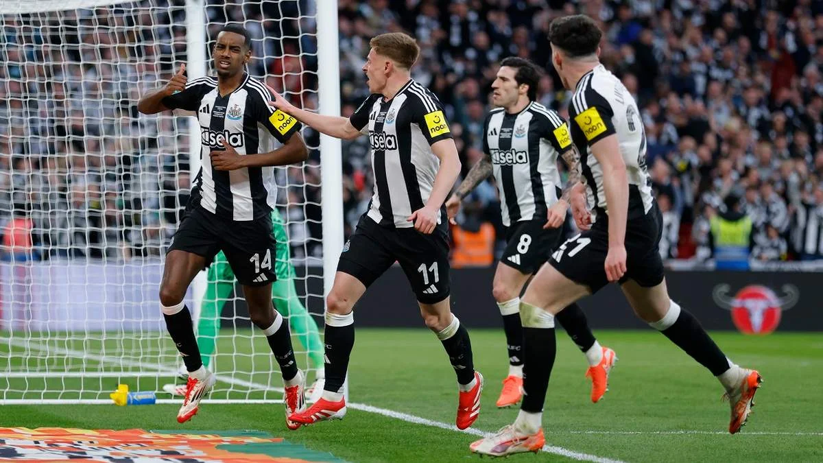 Игроки Ньюкасла / Photo by Nigel French/Sportsphoto/Allstar via Getty Images