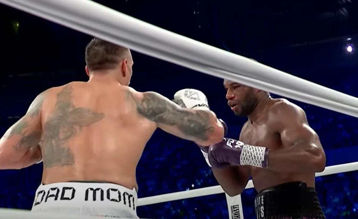 Олександр Усик і Даніель Дюбуа / скріншот