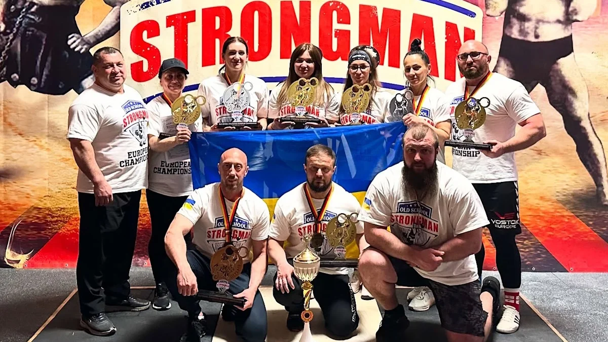 Збірна України з богатирського двоборства / фото: Міністерство молоді та спорту України