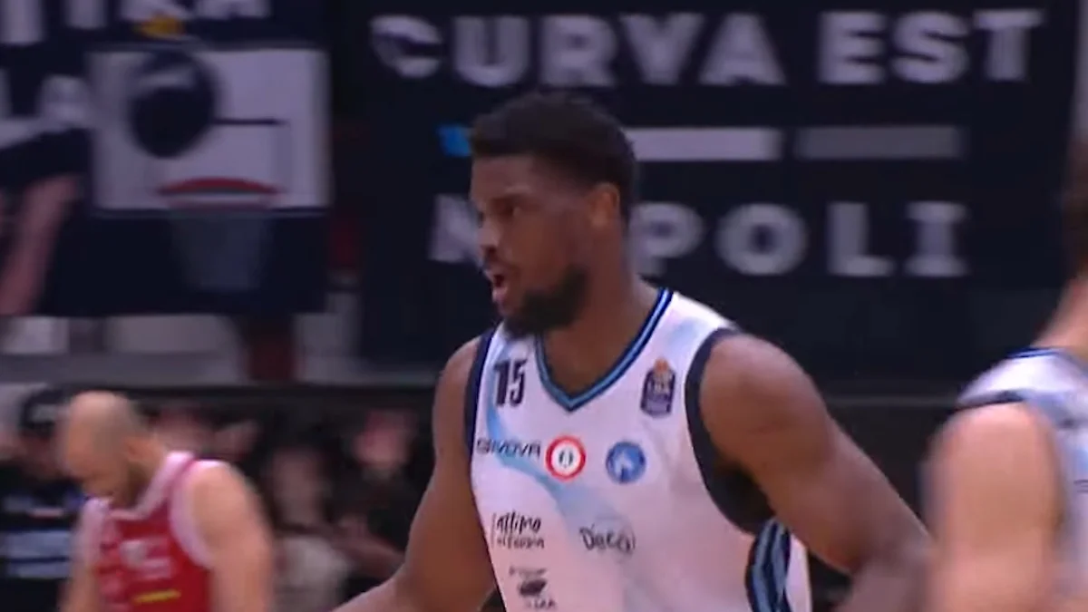 Наполі Баскет проти БК Мілан / Скріншот