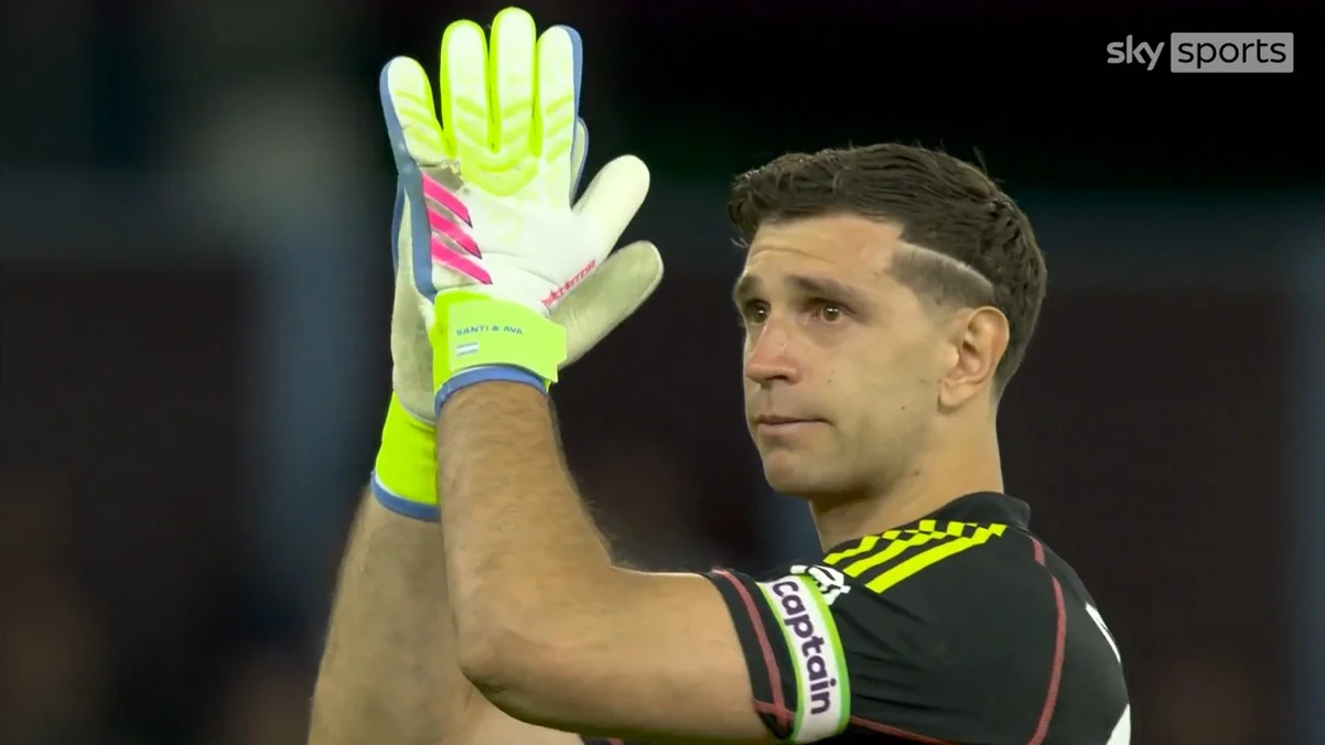 Еміліано Мартінес / скріншот