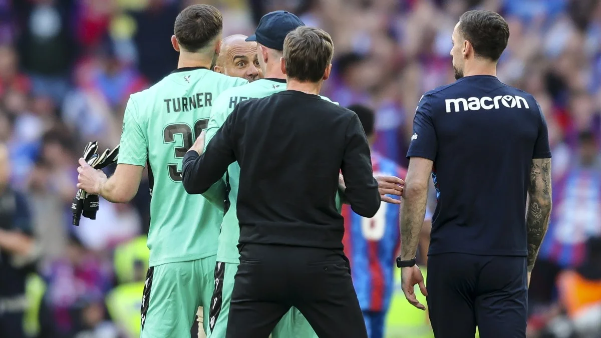 Хосеп Гвардиола и Дин Хендерсон / Getty Images