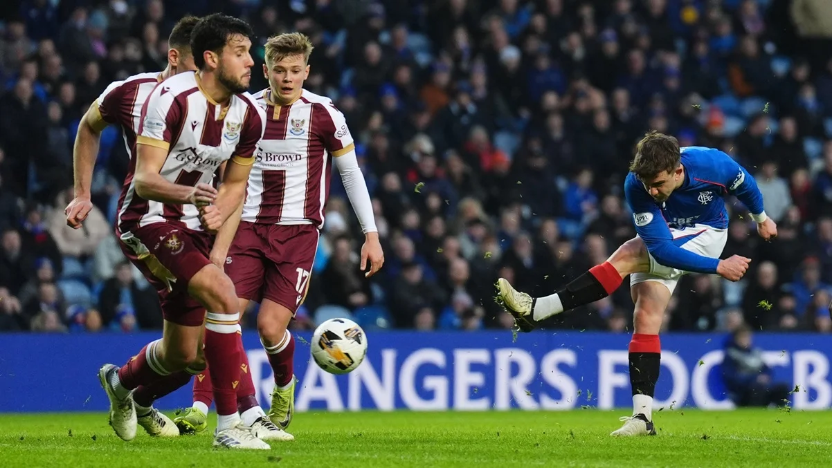 Максим Кучерявий (під 17-м номером) / фото: Andrew Milligan/PA Images via Getty Images