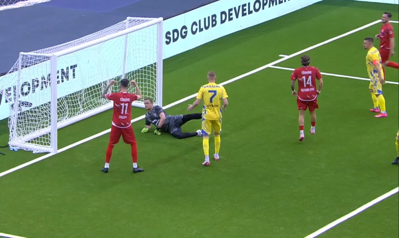 Украина проиграла Турции / скриншот