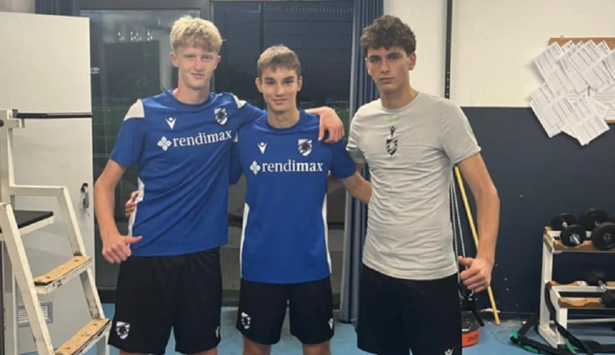 Максим Іванов (у центрі) / Фото надане героєм інтерв'ю