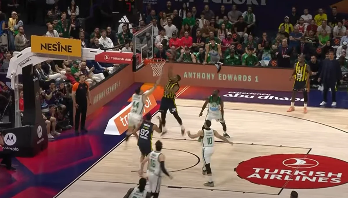 Фенербахче переграв Панатінаїкос / скріншот