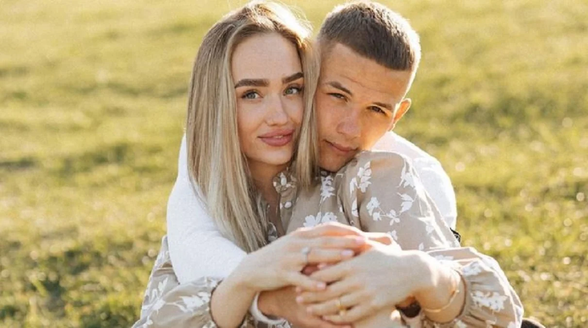 Данило Сікан з дружиною / instagram.com/danilsikan