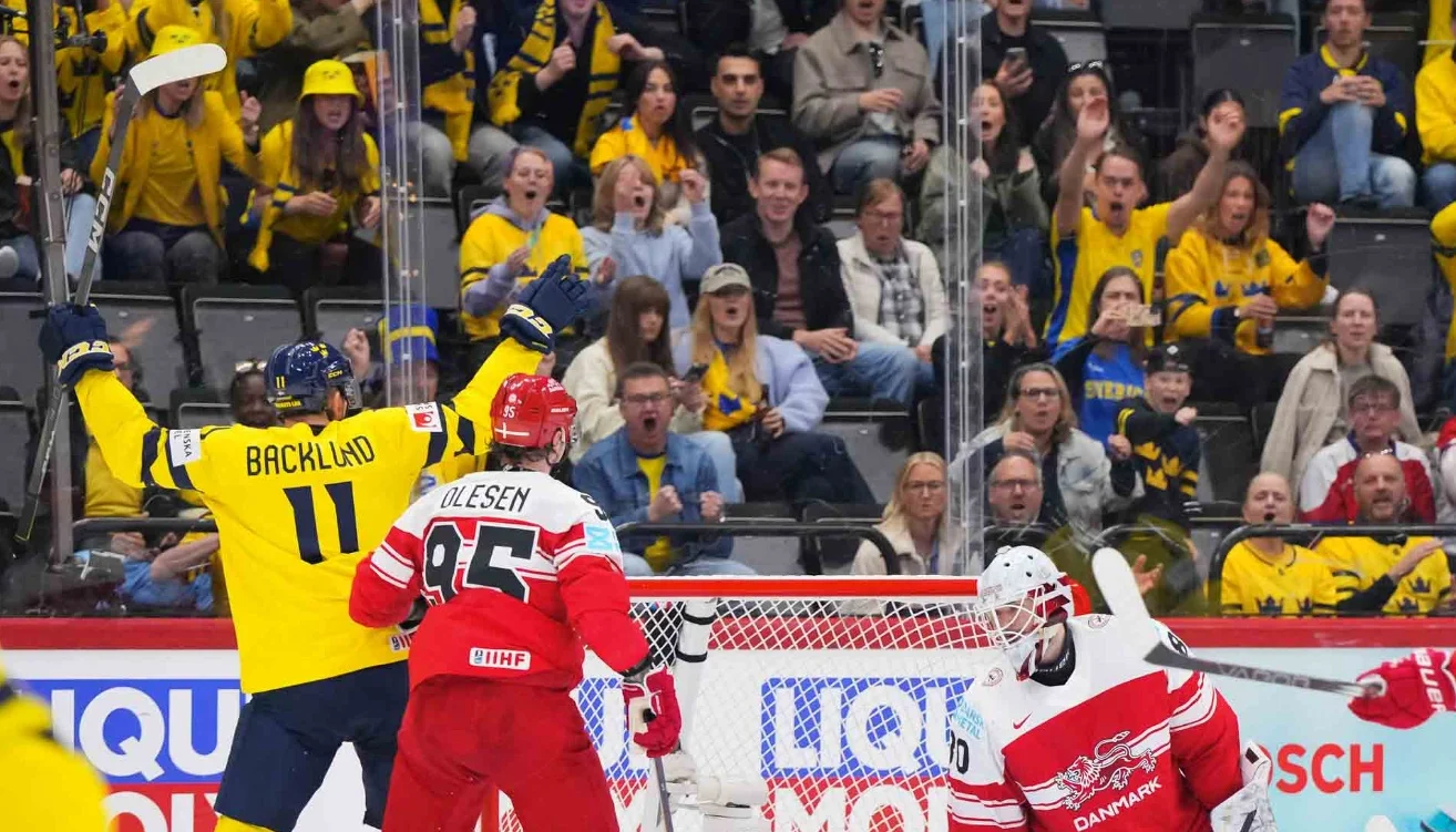 Сборная Швеция стала бронзовым призером ЧМ-2025 по хоккею / IIHF