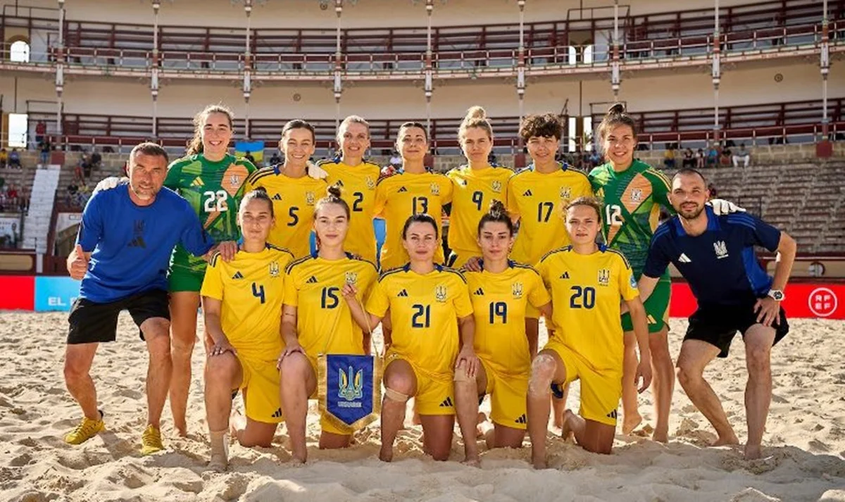 Жіноча збірна України з пляжного футболу / фото: beachsoccer.com