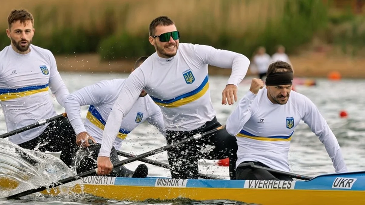 Чоловіча українська каное-четвірка / Planet Canoe