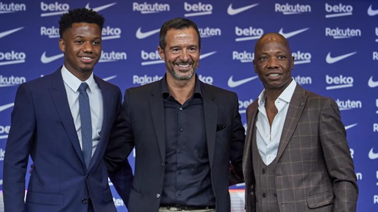 Ансу Фаті з татом та Жорже Мендешем / фото: Gerard Franco / MD