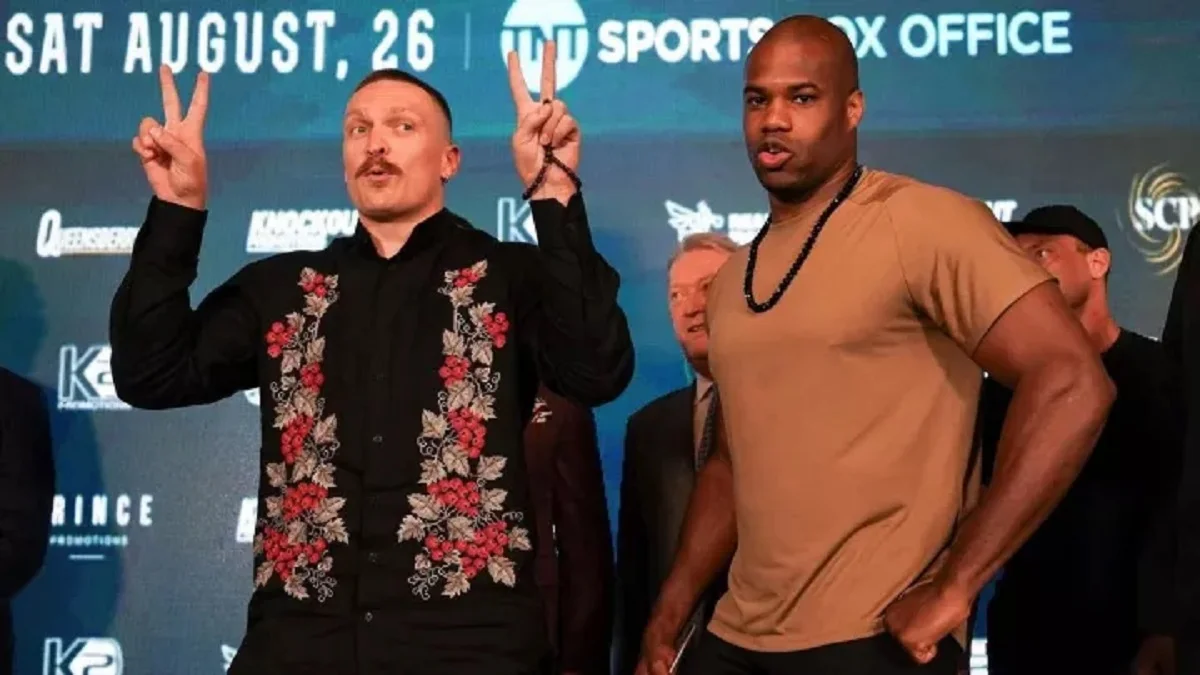 Александр Усик и Даниэль Дюбуа / Стоп-кадр из видео