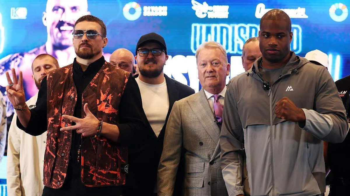 Олександр Усик і Даніель Дюбуа / Getty Images