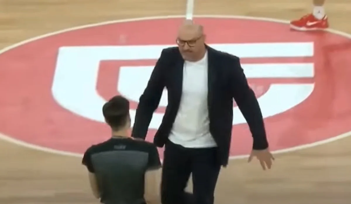 Звездан Митрович не сдержался / скриншот