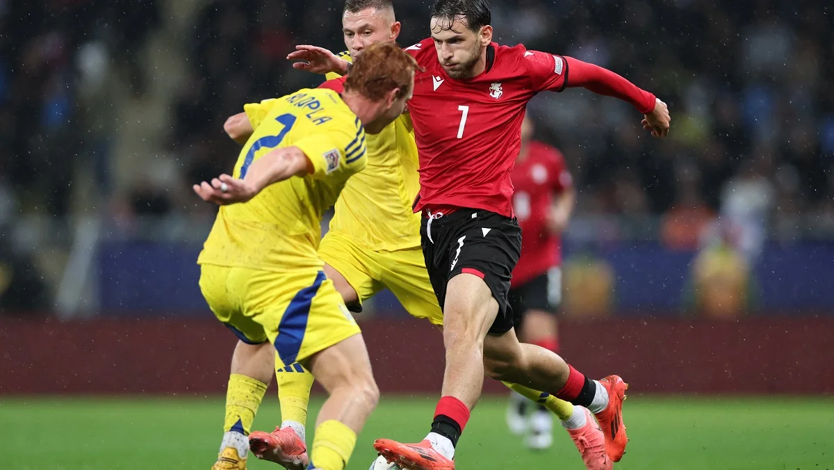 Кварацхелія проти Коноплі та Зубкова в матчі Грузія