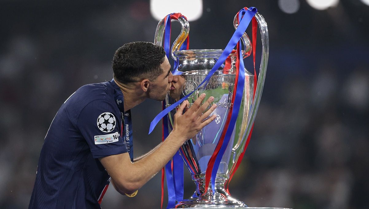 Ашраф Хакімі / фото: Alex Pantling - UEFA/UEFA via Getty Images