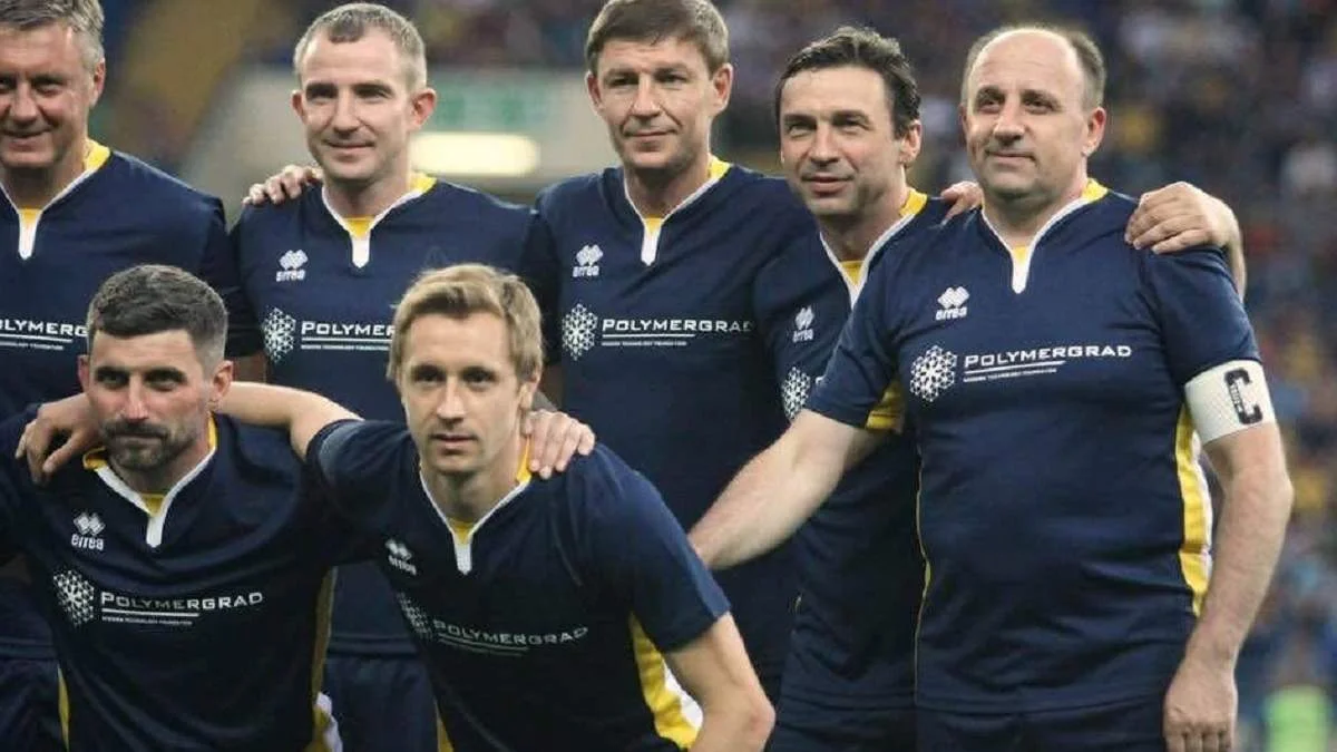 Сергій Чуйченко (крайній праворуч)