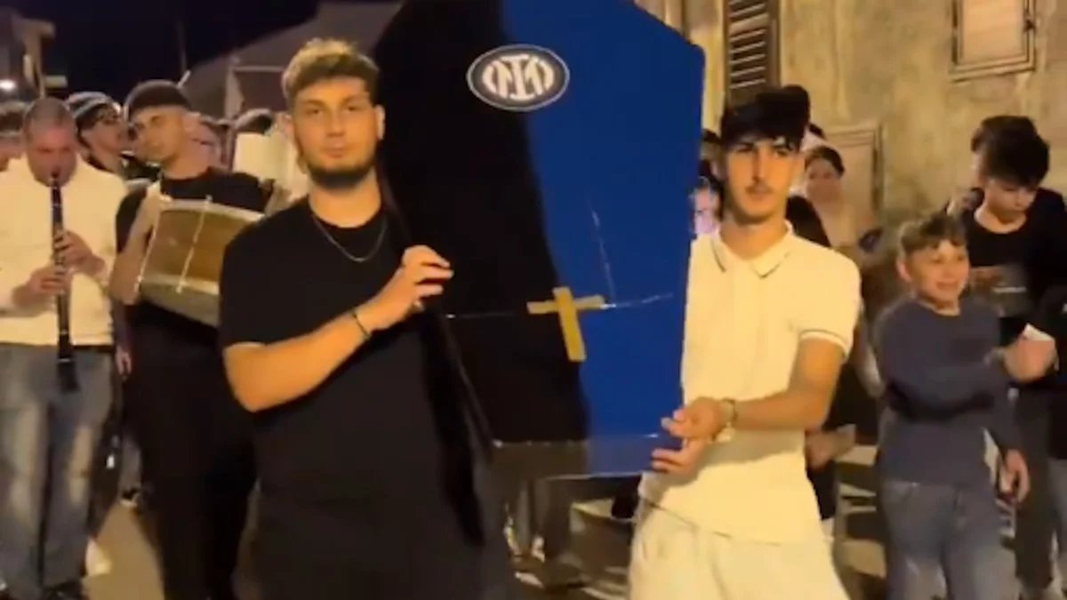 Тролінг фанатів Мілана / скріншот