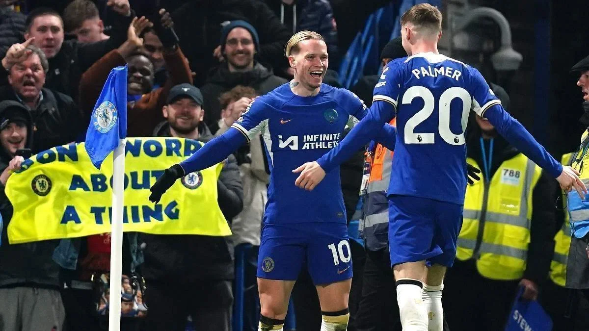 Мудрик и Палмер / Photo by John Walton/PA Images via Getty Images