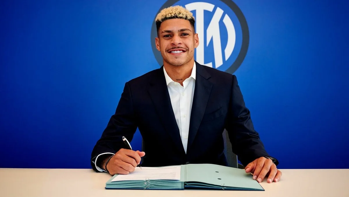 Фото к новости: Финалист Лиги чемпионов совершил второй трансфер перед Клубным чемпионатом мира, забрав звезду у Де Дзерби