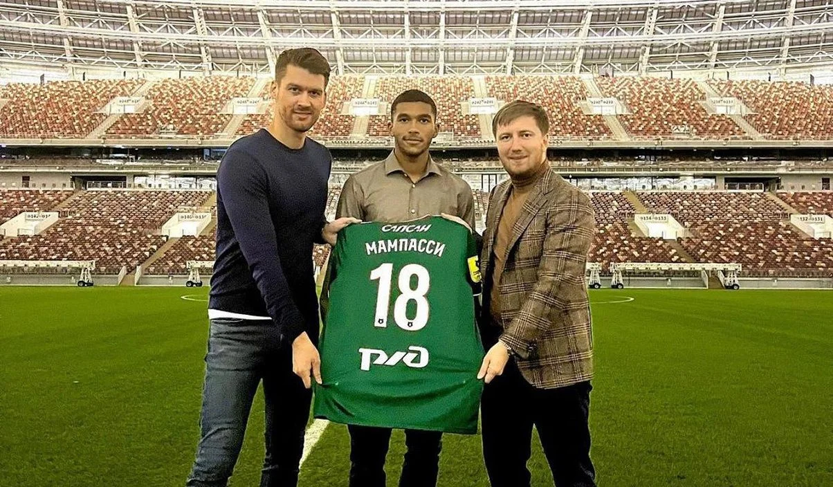 Марк Мампассі (по центру)/ Фото з відкритих джерел